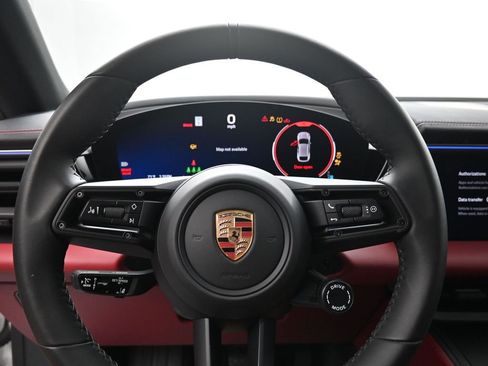 Used 2025 Porsche Macan Electric image 7