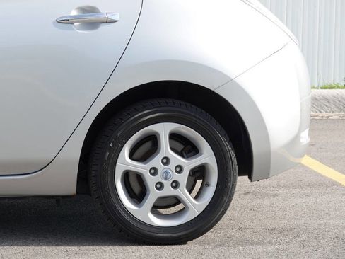 Used 2011 Nissan Leaf SL FWD image 15