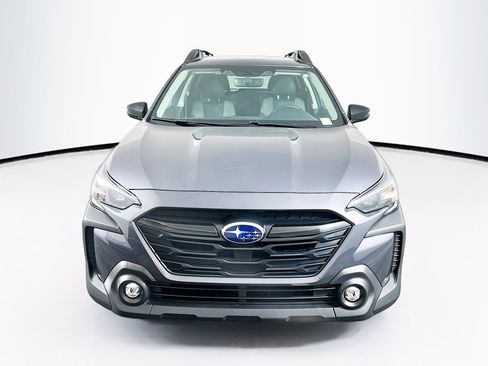 Used 2025 Subaru Outback Onyx Edition image 2