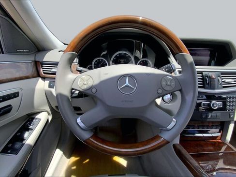 Used 2013 Mercedes-Benz E 350 Sedan image 6