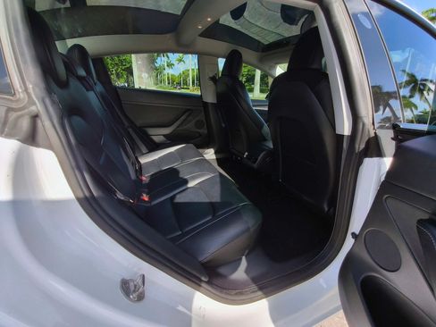 Used 2022 Tesla Model 3 RWD image 11