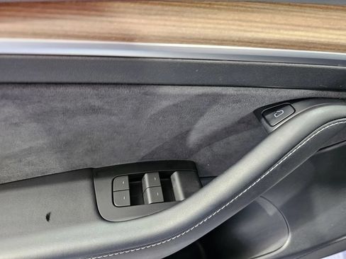 Used 2023 Tesla Model 3 Standard Range RWD image 12