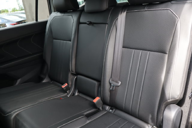 Used 2022 Volkswagen Tiguan SE R-Line FWD image 14