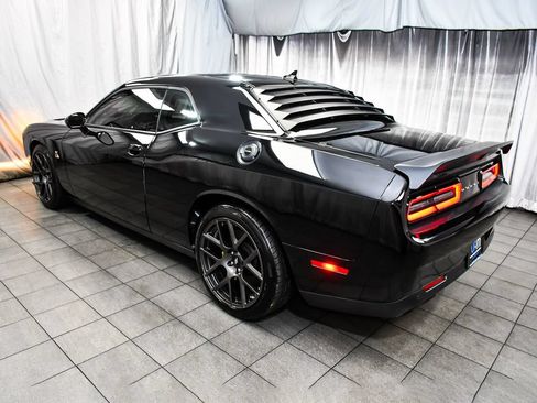 Used 2019 Dodge Challenger R/T Scat Pack RWD image 4