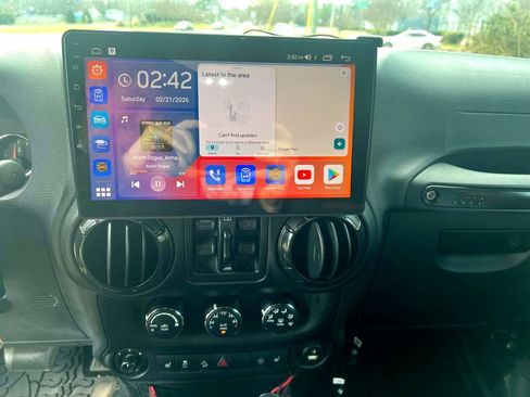 Used 2017 Jeep Wrangler Unlimited Rubicon image 5