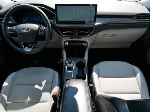 Used 2023 Ford Escape Platinum AWD/4WD image 13