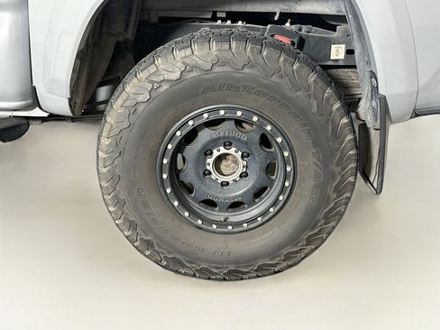 Used 2018 Toyota Tacoma TRD Sport w/ Technology Package AWD/4WD image 11