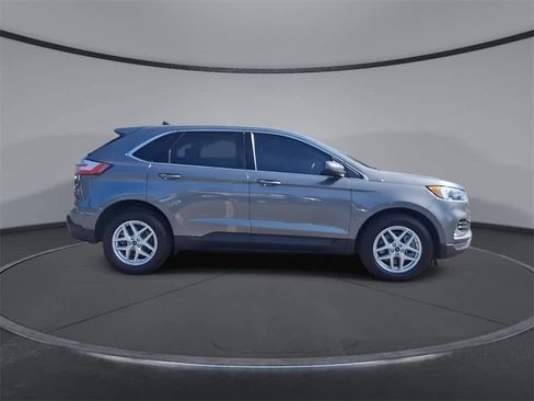 Used 2022 Ford Edge SEL w/ Convenience Package image 9