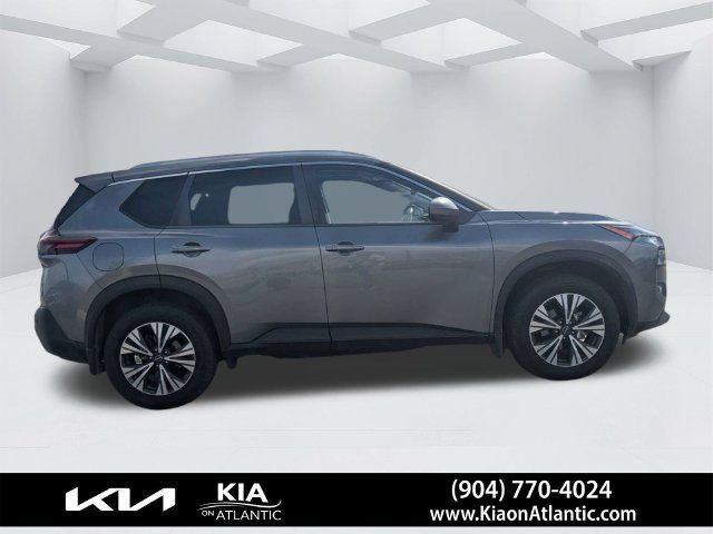 Used 2023 Nissan Rogue SV w/ SV Premium B Package FWD image 2
