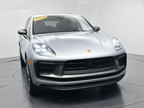 Used 2024 Porsche Macan AWD/4WD image 2