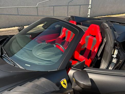 Used 2022 Ferrari F8 Tributo RWD image 5