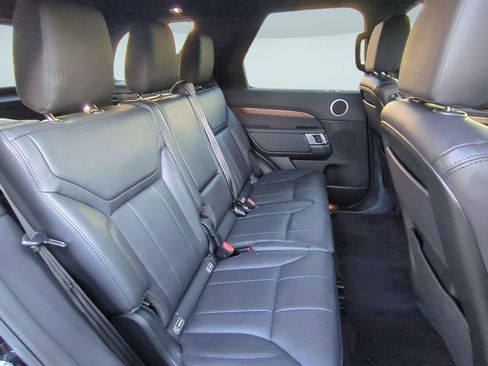 Used 2018 Land Rover Discovery HSE AWD/4WD image 29