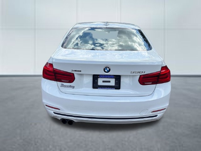 Used 2018 BMW 330i xDrive Sedan AWD/4WD image 3