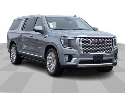 Used 2023 GMC Yukon XL Denali w/ Denali Reserve Package image 1