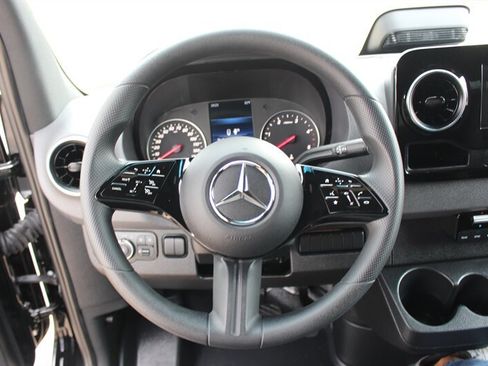 Used 2026 Mercedes-Benz Sprinter 2500 image 22