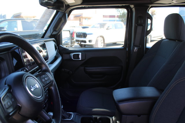 Used 2024 Jeep Gladiator Sport AWD/4WD image 40