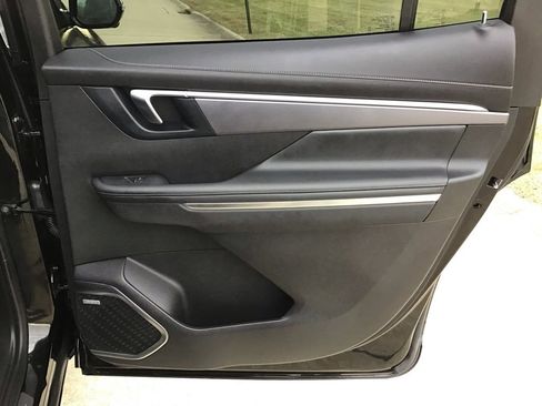 Used 2025 Buick Enclave Sport Touring image 17