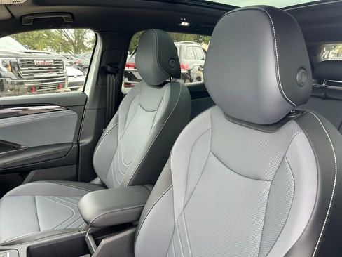 New 2026 Volkswagen Tiguan SE R-Line image 19