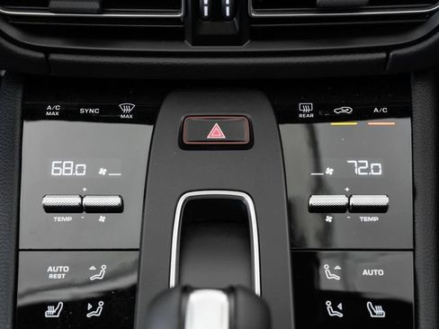 Certified 2025 Porsche Macan Turbo AWD/4WD image 20