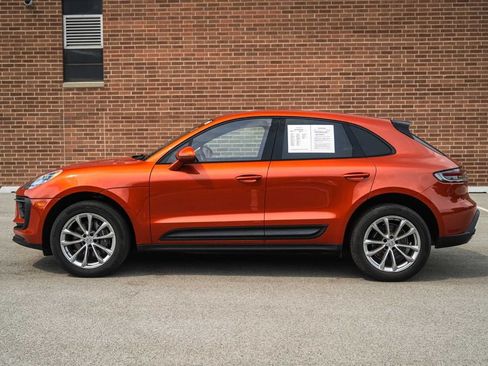 Used 2023 Porsche Macan AWD/4WD image 3
