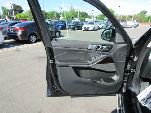 Used 2026 BMW X7 xDrive40i AWD/4WD image 8