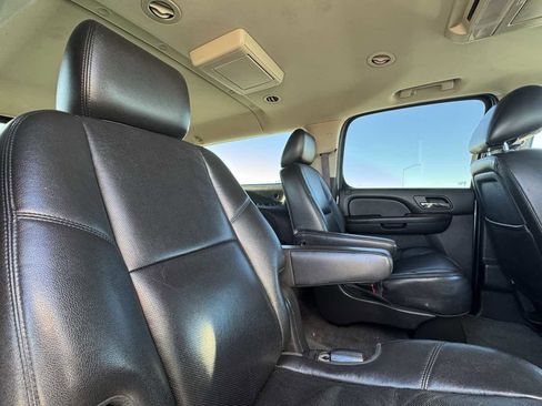 Used 2013 Chevrolet Suburban LTZ image 38