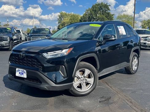 Used 2025 Toyota RAV4 XLE AWD/4WD image 28