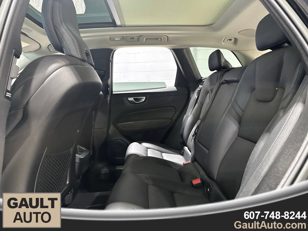 Used 2023 Volvo XC60 B5 Plus AWD/4WD image 15