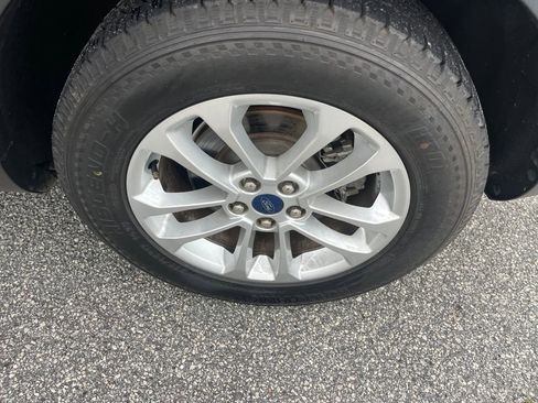 Used 2022 Ford Escape SE FWD image 32