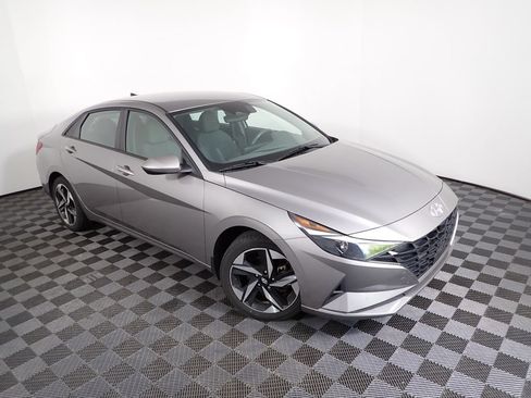 Used 2023 Hyundai Elantra SEL w/ Convenience Package FWD image 8