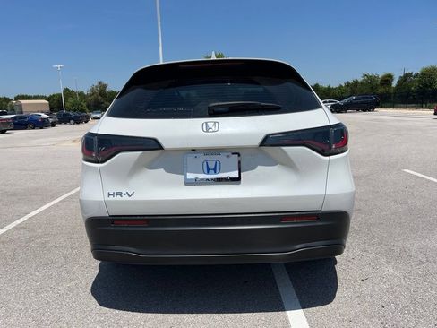 Certified 2025 Honda HR-V LX image 5