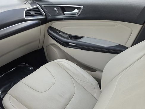 Used 2016 Ford Edge Titanium w/ Equipment Group 302A FWD image 18
