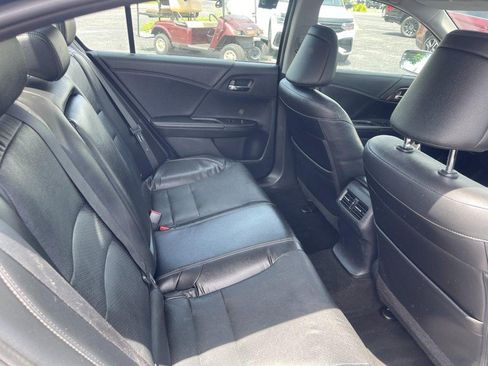 Used 2017 Honda Accord Touring image 11
