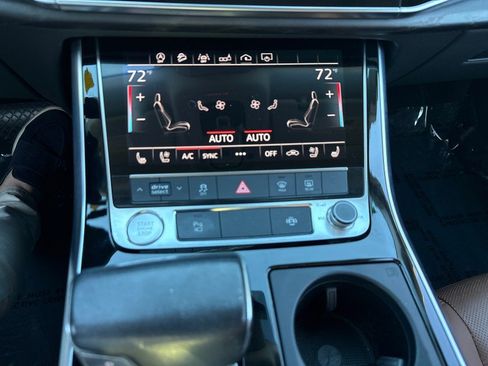 Used 2019 Audi Q8 Premium Plus w/ Premium Plus AWD/4WD image 31