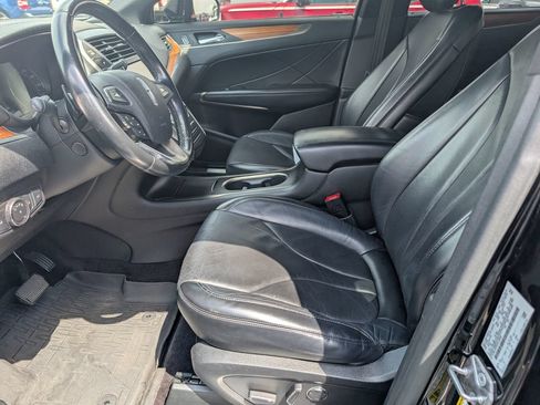 Used 2018 Lincoln MKC Reserve FWD image 9