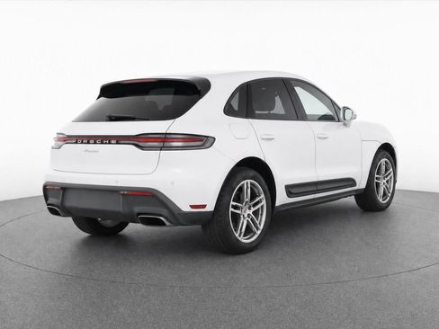 Used 2022 Porsche Macan AWD/4WD image 31