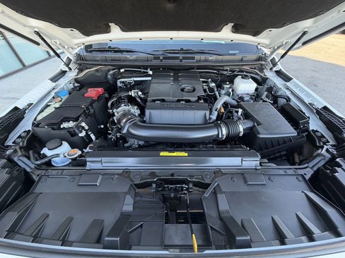 Certified 2024 Nissan Frontier SV image 24