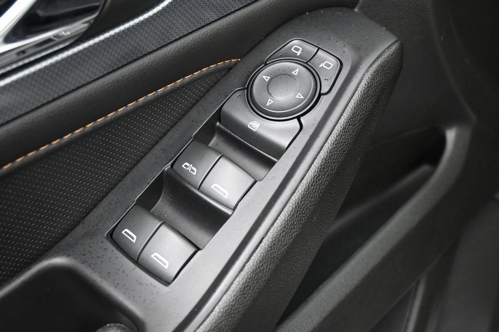 Used 2021 Chevrolet Traverse Premier w/ Redline Edition FWD image 14