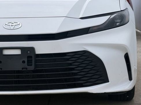 Used 2025 Toyota Camry LE FWD image 9
