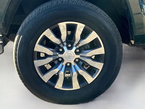 Used 2022 Toyota Tacoma Limited image 32