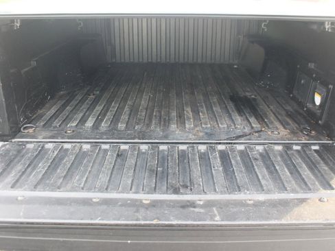 Used 2019 Toyota Tacoma TRD Off-Road w/ Technology Package image 13