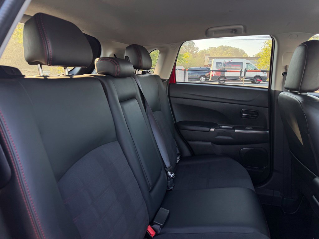 Used 2025 Mitsubishi Outlander Sport SE AWD/4WD image 36