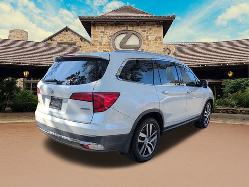 Used 2016 Honda Pilot Touring image 2