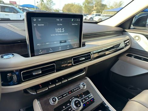 Used 2022 Lincoln Aviator Reserve w/ Equipment Group 201A image 13