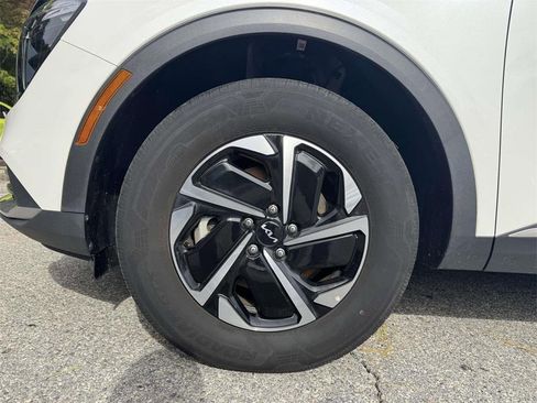 Used 2023 Kia Sportage LX image 10