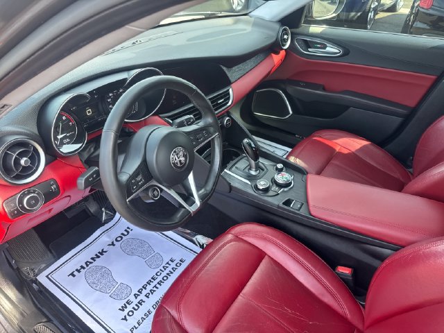 Used 2018 Alfa Romeo Giulia AWD image 29