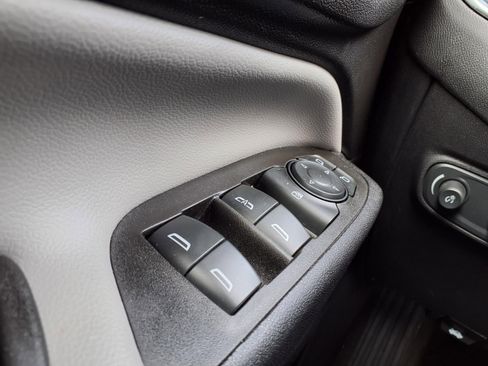 Used 2022 Chevrolet Equinox LS image 17