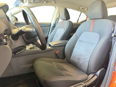 Used 2025 Nissan Sentra SR FWD image 25
