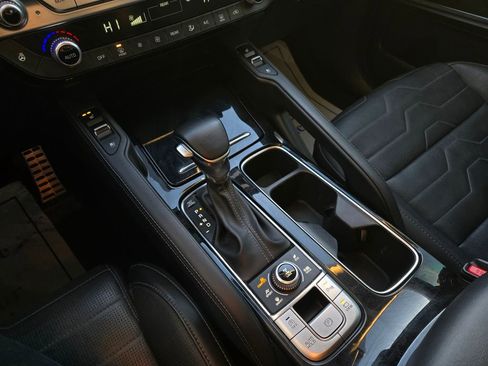 Used 2021 Kia Telluride SX w/ SX Prestige Package image 24