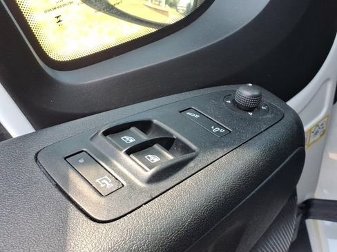 Used 2024 RAM ProMaster 2500 w/ Convenience Group FWD image 12